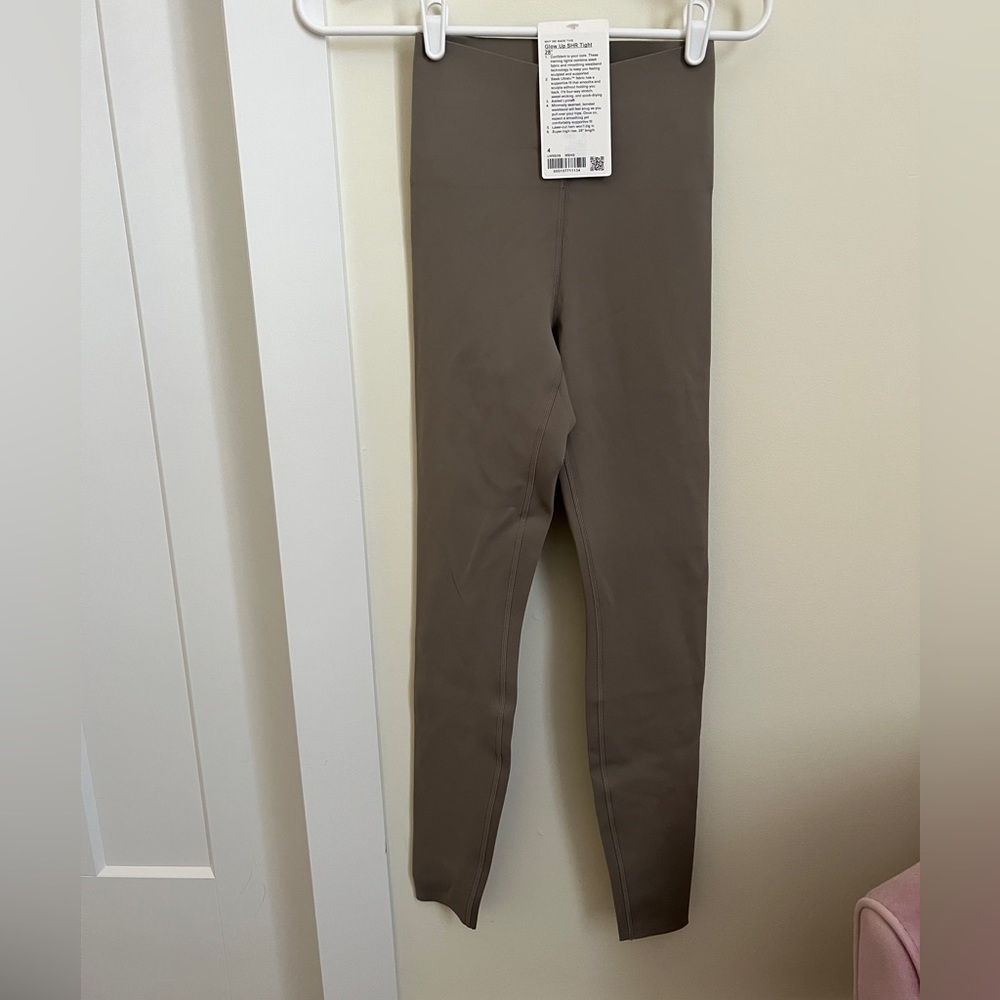 NWT Lululemon Glow Up super high rise tight 28” size 4